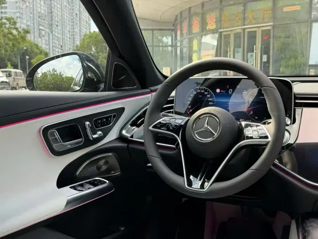 Mercedes-Benz E-Class — Фото автомобиля 7