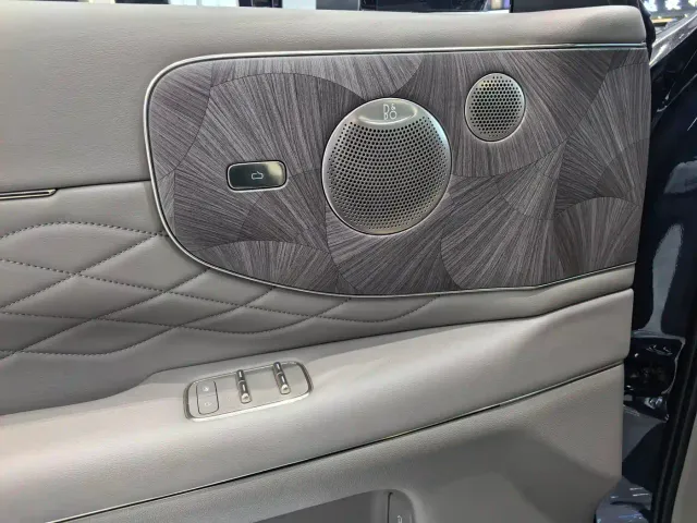 IM Motors LS9 — Фото автомобиля 6