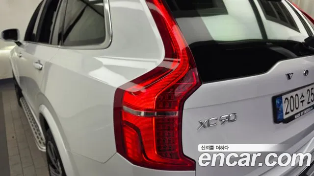 Volvo XC90 Generation 2 — Фото автомобиля 23