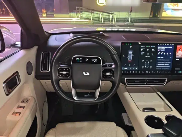 Li Auto L9 — Фото автомобиля 6