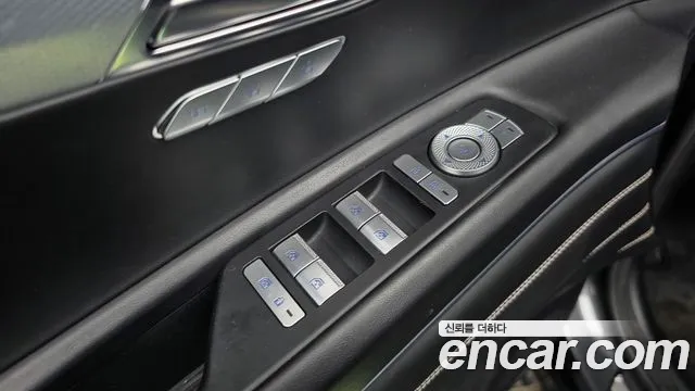 Genesis GV80 — Фото автомобиля 26