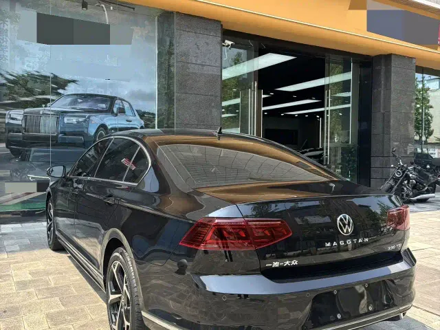 Volkswagen Magotan 2023 2 Million Units Anniversary Edition 330TSI DSG Leading Type — Фото автомобиля 9