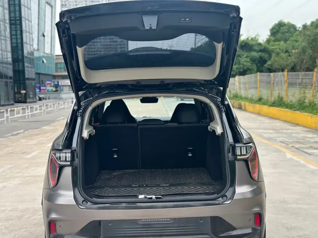 Lynk & Co Lynk & Co 01 2021 2.0TD 2WD Pro — Фото автомобиля 6
