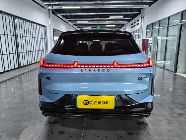 Lynk & Co 08 EM-P — Фото автомобиля 6