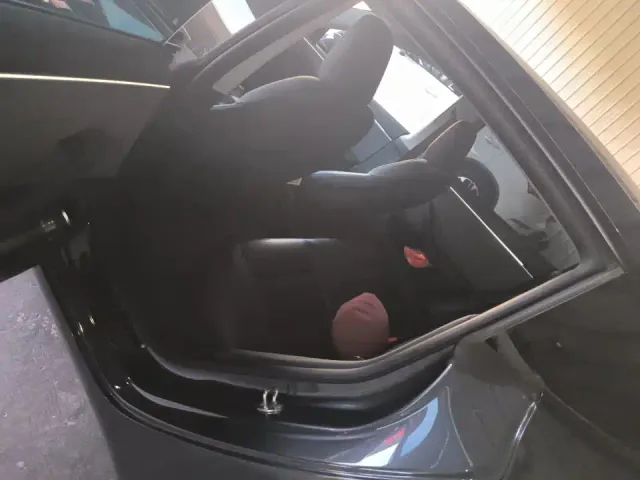 Tesla Model 3 — Фото автомобиля 17