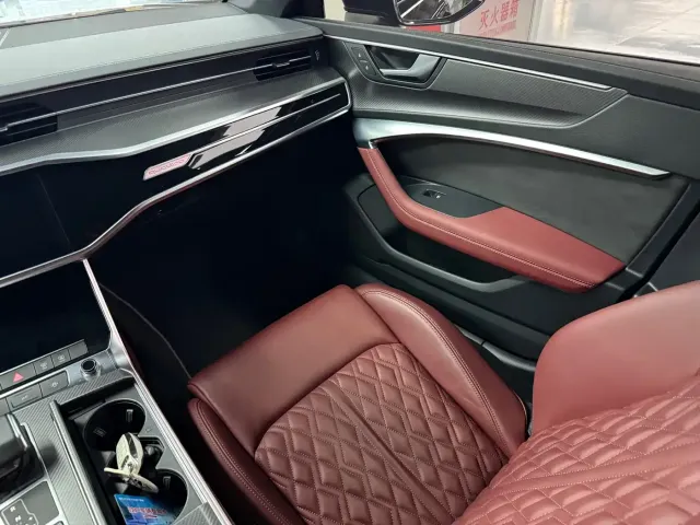 Audi A7L — Фото автомобиля 8