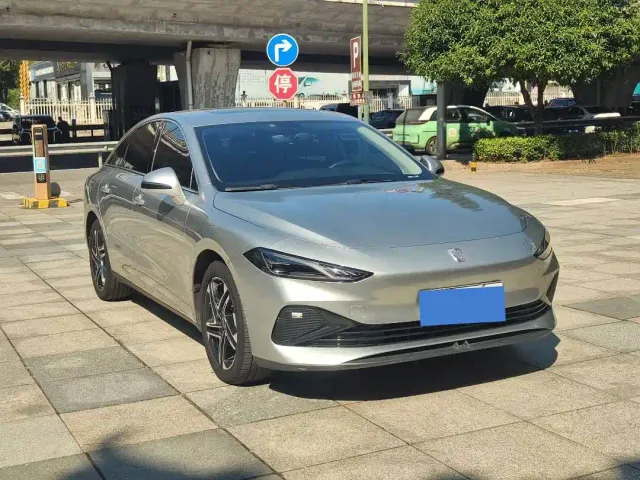 Roewe D7 — Фото автомобиля 3