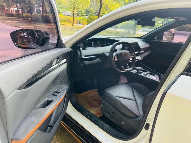 Changan Changan UNI-V 2022 1.5T Sport Edition — Фото автомобиля 4