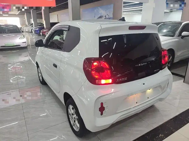 Roewe Clever — Фото автомобиля 4