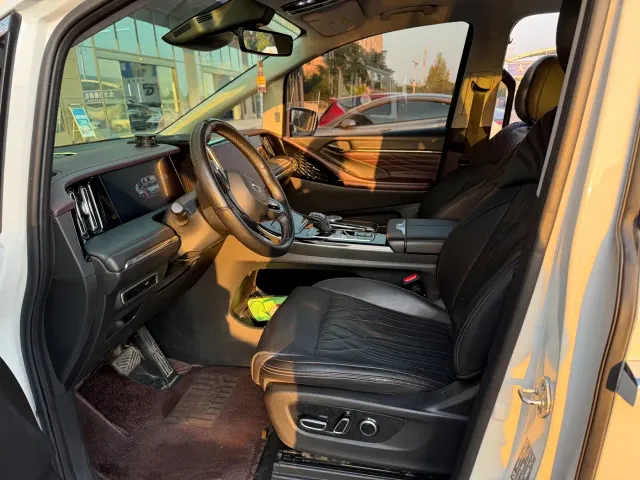 GAC Trumpchi M8 — Фото автомобиля 7