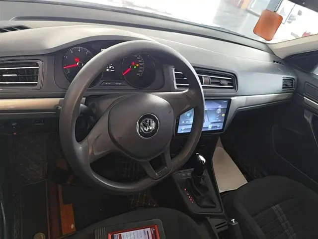 Volkswagen Lavida — Фото автомобиля 9