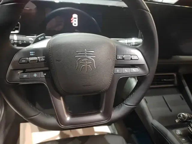 BYD Qin L — Фото автомобиля 10
