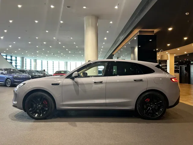 Aito M5 — Фото автомобиля 4