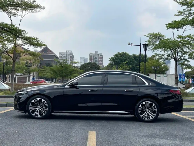 Mercedes-Benz E-Class — Фото автомобиля 13