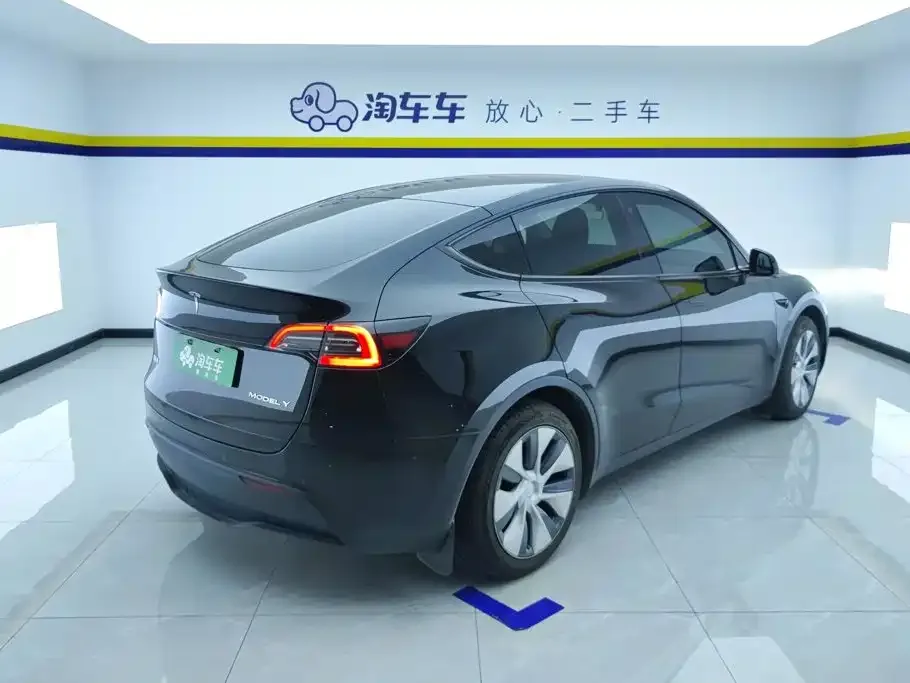 Tesla Model Y 2022 Facelift Rear-Wheel Drive Version — Фото автомобиля 3
