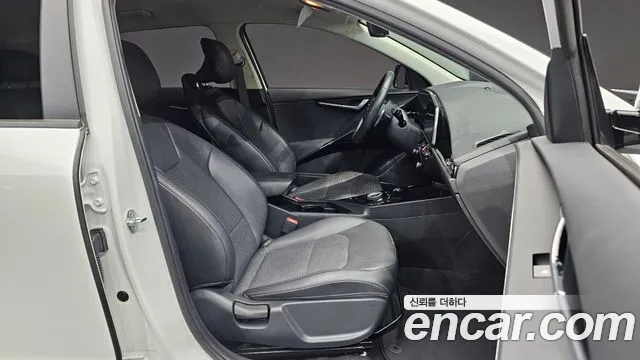 Kia Niro Niro (New) — Фото автомобиля 26