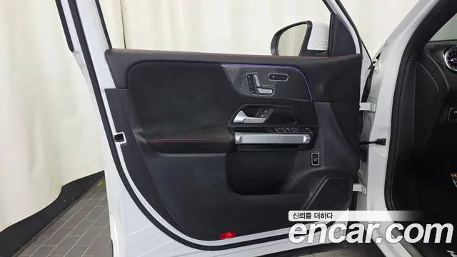 Mercedes-Benz GLB-Class — Фото автомобиля 13