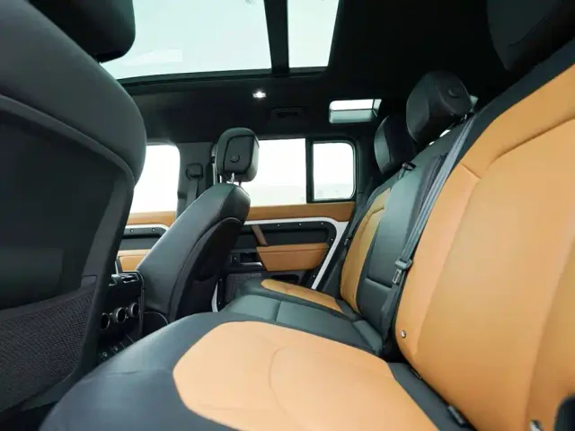 Land Rover Defender — Фото автомобиля 19