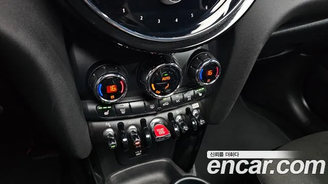 Mini Cooper — Фото автомобиля 16