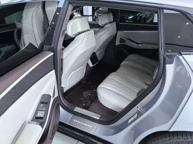 Denza Z9GT — Фото автомобиля 6