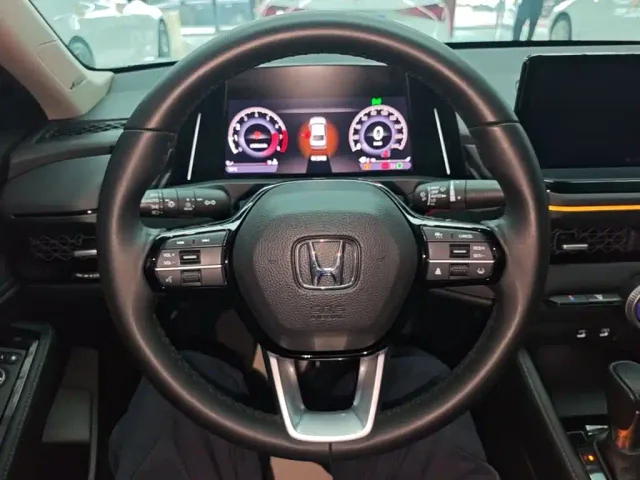 Honda Accord — Фото автомобиля 10