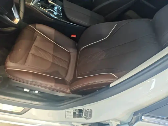 BMW 5 Series — Фото автомобиля 14
