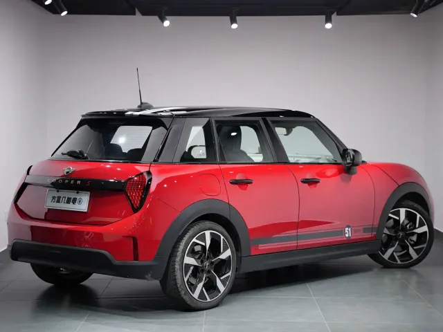 MINI Hatch — Фото автомобиля 6