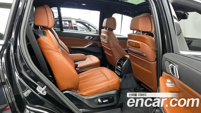 BMW X7 — Фото автомобиля 12