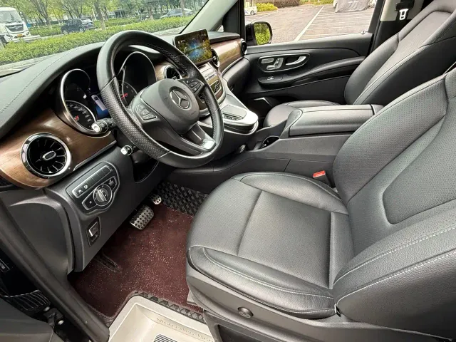 Mercedes-Benz V-Class — Фото автомобиля 8