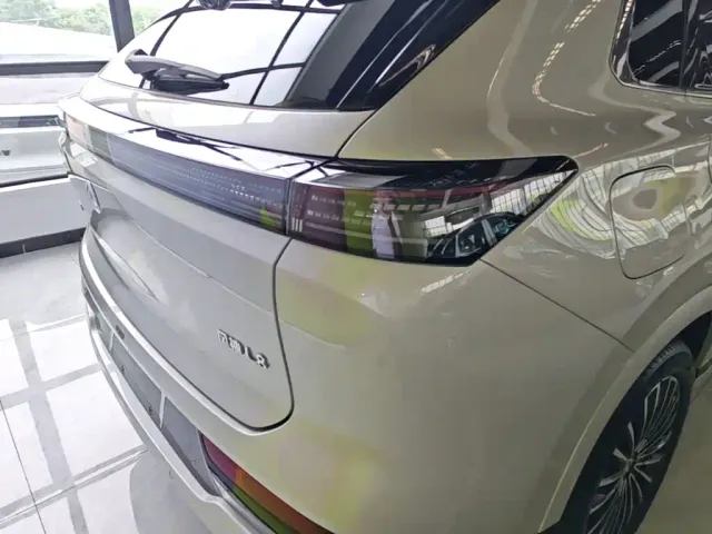 Dongfeng Aeolus L8 — Фото автомобиля 7