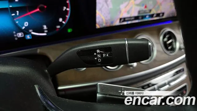 Mercedes-Benz E-Class — Фото автомобиля 9