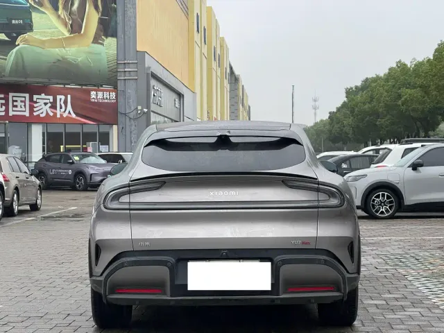 Xiaomi YU7 — Фото автомобиля 3