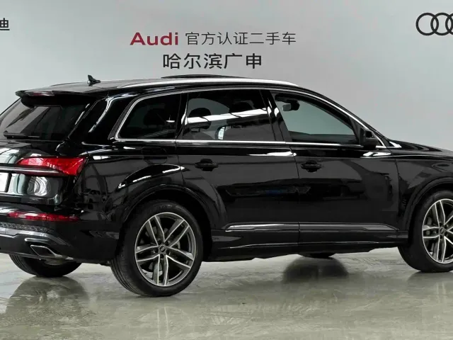 Audi Q7 — Фото автомобиля 2