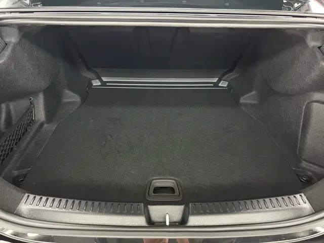 Mercedes-Benz E-Class — Фото автомобиля 26