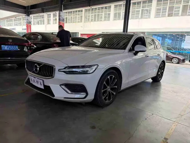 Фотография автомобиля — Volvo V60