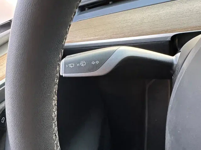 Tesla Model Y — Фото автомобиля 21