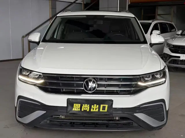Volkswagen Tiguan L — Фото автомобиля 2