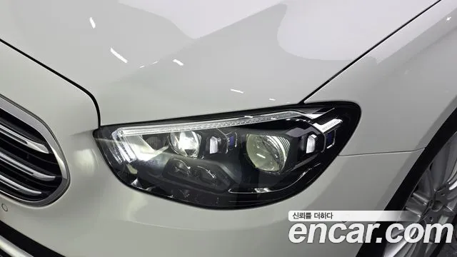 Mercedes-Benz E-Class — Фото автомобиля 22