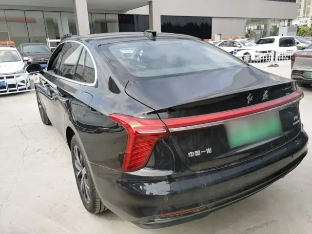 Hongqi H5 PHEV — Фото автомобиля 4