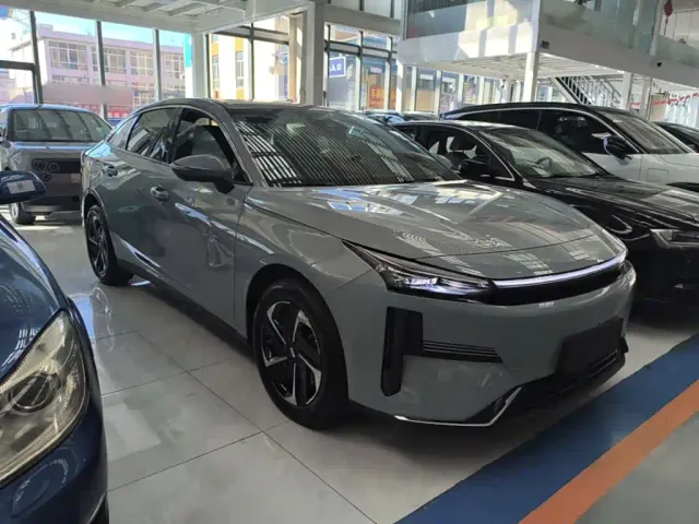 Geely Galaxy L6 — Фото автомобиля 3