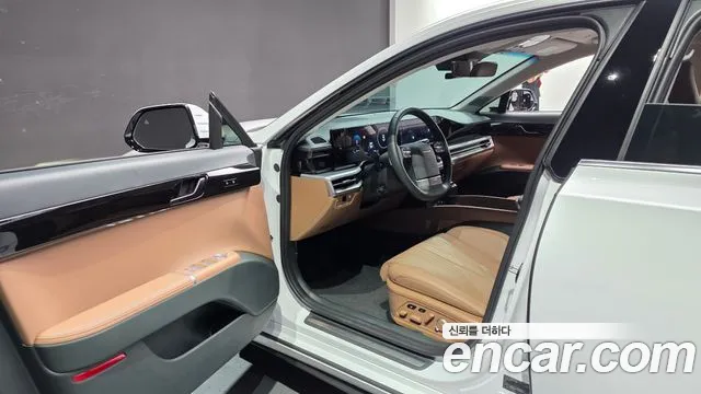 Hyundai Grandeur Grandeur (GN7) 2.5 Бензин 2WD — Фото автомобиля 10