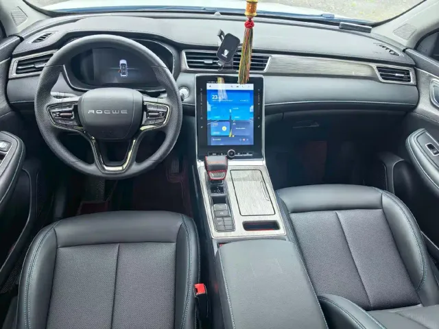 Roewe RX5 — Фото автомобиля 8