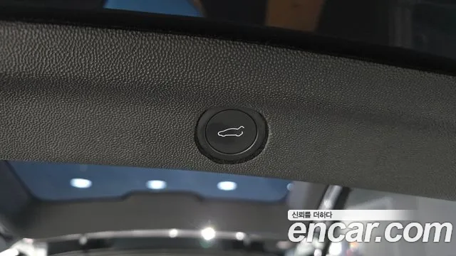 Tesla Model Y — Фото автомобиля 20