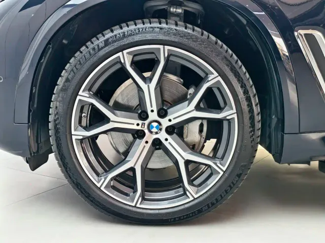 BMW X5 — Фото автомобиля 12