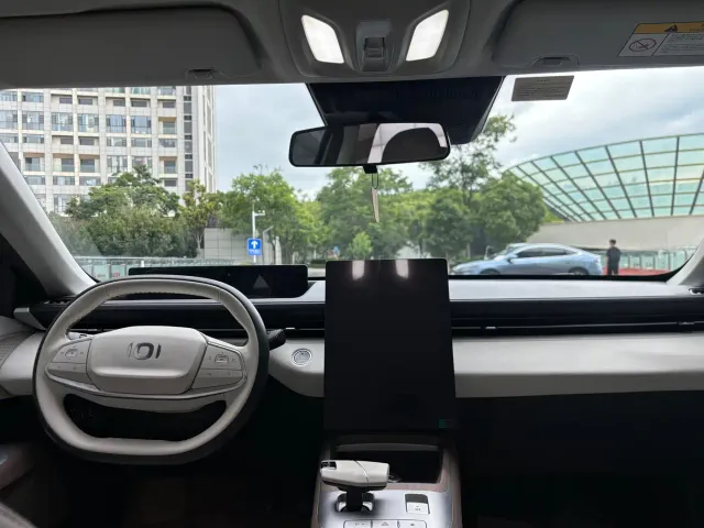 Changan Qiyuan A05 — Фото автомобиля 7