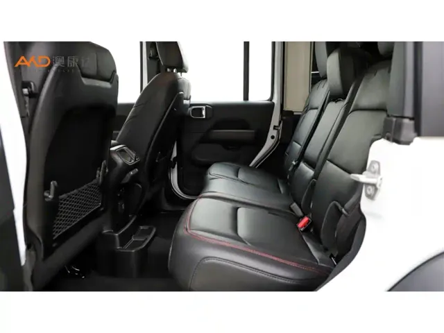 Jeep Wrangler — Фото автомобиля 7