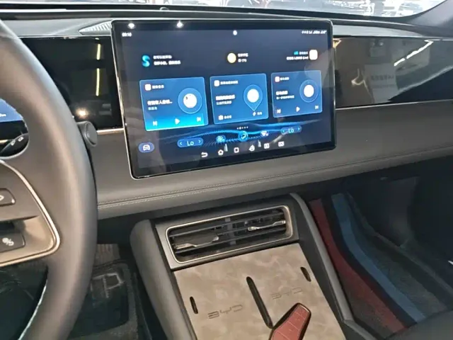 BYD Qin L — Фото автомобиля 12