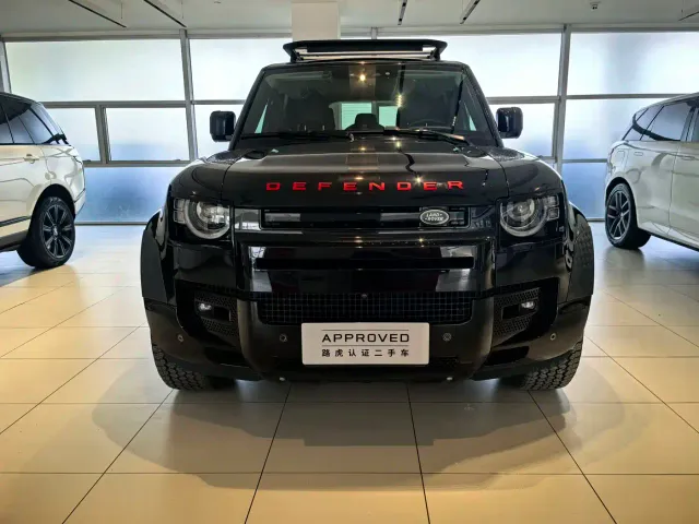 Land Rover Defender — Фото автомобиля 4