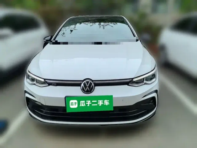 Volkswagen Golf — Фото автомобиля 2