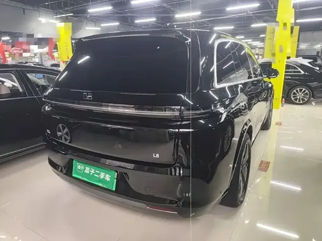 Li Auto L8 — Фото автомобиля 6